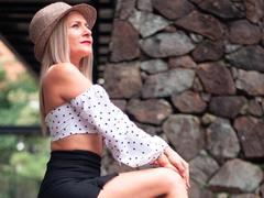 JuliethVarx - female with brown hair webcam at xLoveCam