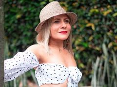 JuliethVarx - female with brown hair webcam at xLoveCam