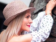 JuliethVarx - female with brown hair webcam at xLoveCam