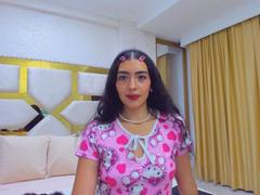 JulietaMarquez - female with black hair webcam at LiveJasmin