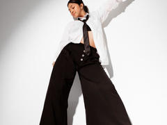 JuliettaHott - female with black hair and  big tits webcam at xLoveCam