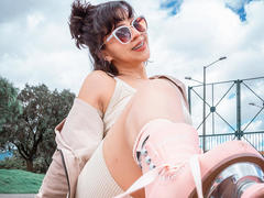 JuliettaHott - female with black hair and  big tits webcam at xLoveCam