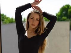 JulietteCute - female webcam at xLoveCam