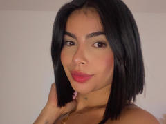 Julig - female with brown hair webcam at xLoveCam