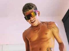 JuliianWolf - male webcam at xLoveCam