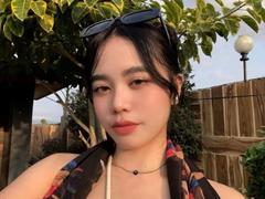 JulissaBlockmon - female with black hair webcam at xLoveCam