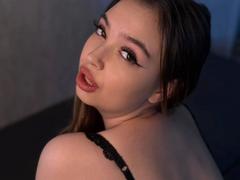 JullyMood-hot - female with brown hair webcam at xLoveCam
