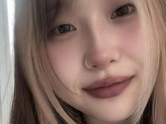 JungMcgranor - female webcam at xLoveCam