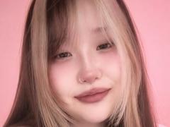 JungMcgranor - female webcam at xLoveCam