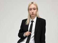 JunieThesing - blond female webcam at xLoveCam