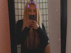 JustKerry-hot - female webcam at xLoveCam