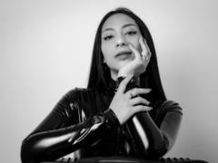 MichelCallen - female with black hair and  small tits webcam at LiveJasmin