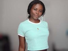 Kairaa - female with black hair webcam at xLoveCam