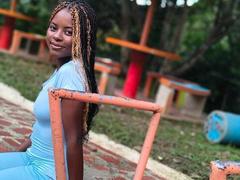 Kairaa - female with black hair webcam at xLoveCam