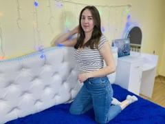 KaleyReed - female with brown hair and  small tits webcam at xLoveCam