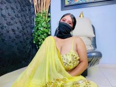 KalpanaAisha - female with black hair webcam at xLoveCam