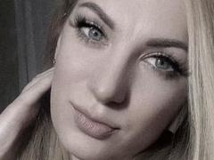 KamMlily from xLoveCam