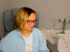 Kamelei from xLoveCam