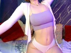 KamiLaMitoro - female with red hair and  small tits webcam at xLoveCam
