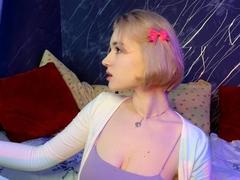 KamiLaMitoro - female with red hair and  small tits webcam at xLoveCam