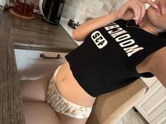 KamilaHarison - female webcam at xLoveCam