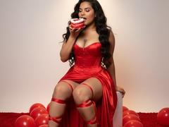 KamilaYSara - female with black hair webcam at xLoveCam