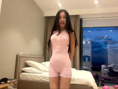 KandaceMoles - female with black hair and  big tits webcam at xLoveCam
