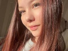 KandraPutney - female with brown hair and  big tits webcam at xLoveCam