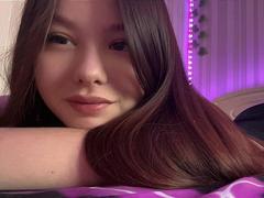 KandraPutney - female with brown hair and  big tits webcam at xLoveCam