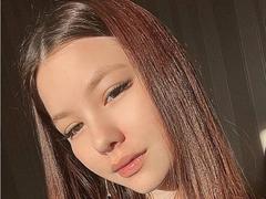 KandraPutney - female with brown hair and  big tits webcam at xLoveCam