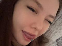 KandraPutney - female with brown hair and  big tits webcam at xLoveCam