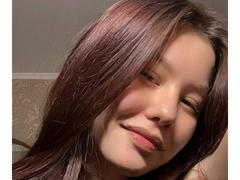 KandraPutney - female with brown hair and  big tits webcam at xLoveCam