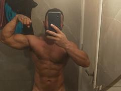 Kanekki from xLoveCam