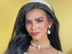 KarenCollins - shemale with black hair webcam at xLoveCam