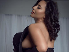 KarenLoren - female with brown hair and  big tits webcam at LiveJasmin