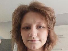 KarenaDenjen - female with brown hair webcam at xLoveCam