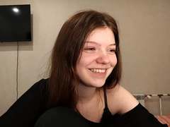 KarenaHoltgrewe - female with brown hair webcam at xLoveCam