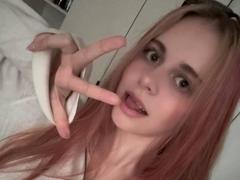 KarenaRomani - blond female webcam at xLoveCam