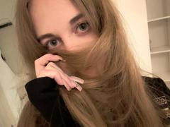 KarenaRomani from xLoveCam