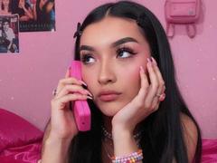 KarinaArisonya - female with black hair webcam at xLoveCam