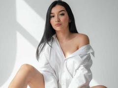 KarinaArisonya - female with black hair webcam at xLoveCam