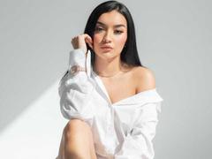 KarinaArisonya - female with black hair webcam at xLoveCam