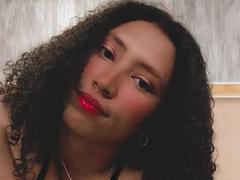KarinaLovey - female with black hair webcam at xLoveCam