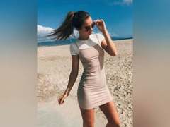 KarinaOAqua - female with black hair and  small tits webcam at xLoveCam