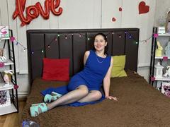 KarinaSwan - female with black hair webcam at xLoveCam