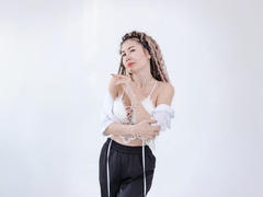 KarinaSweets - female with brown hair and  big tits webcam at LiveJasmin