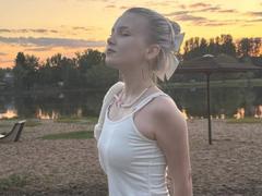 KaroasLove - blond female with  big tits webcam at xLoveCam