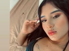 KarolPeres - shemale with black hair webcam at xLoveCam