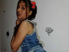 KarolaBella - female with brown hair webcam at xLoveCam