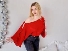 KarolinaRay-hot - blond female webcam at xLoveCam